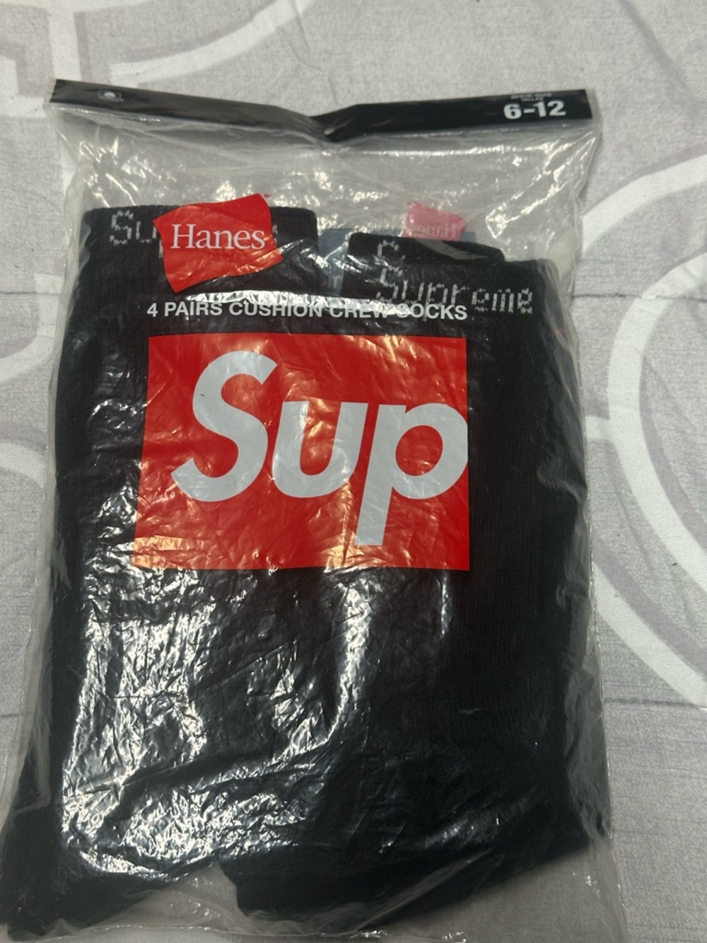Supreme X Hanes Crew Socks (4 Pack) Brand New (Ships Fast)